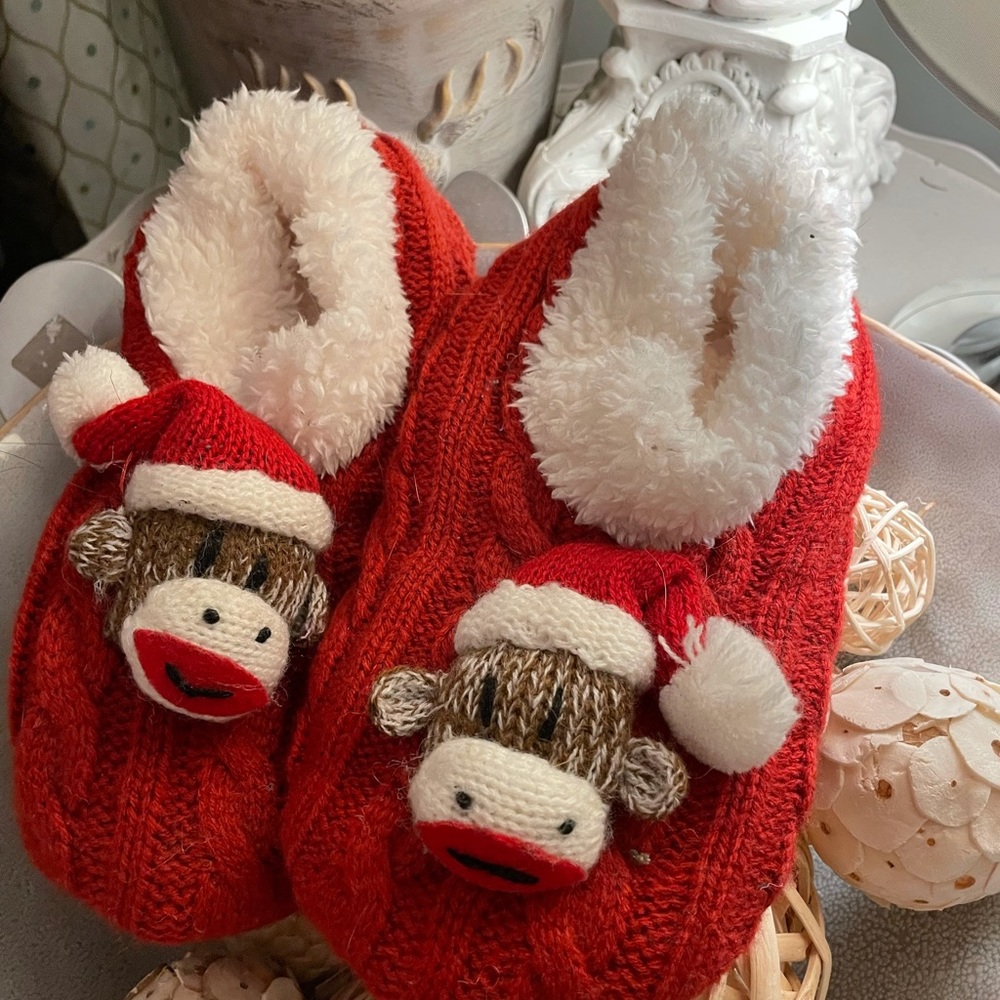 Sock Monkey Knit Slippers 🐵Fits up to ladies size 8